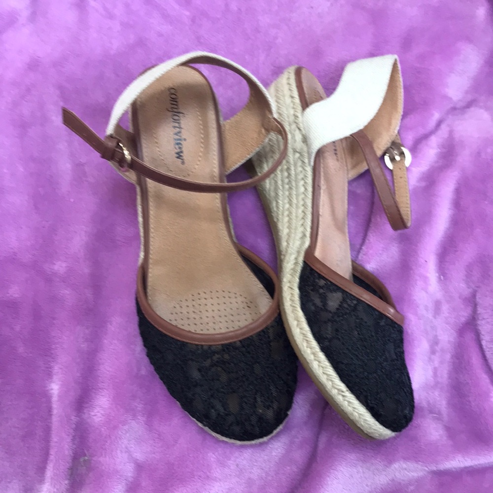 ComfortView black lace wedges 8.5